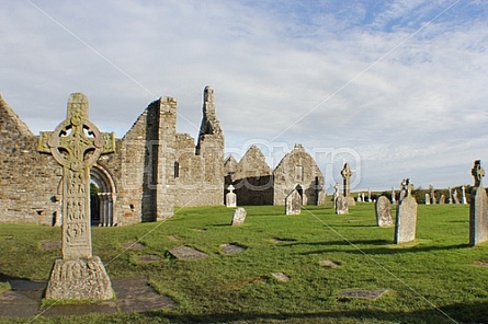 Clonmacnoise and the Celtic High Crosses