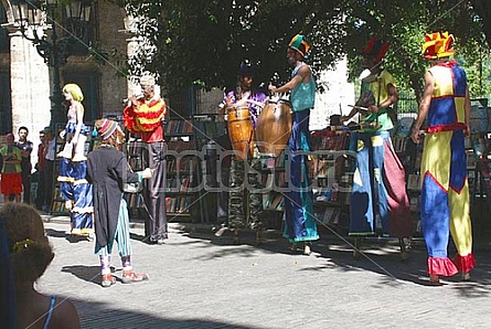 Dancers in Plaza de Armas