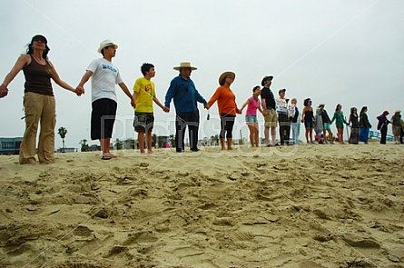 Hands Across the Sand 2010