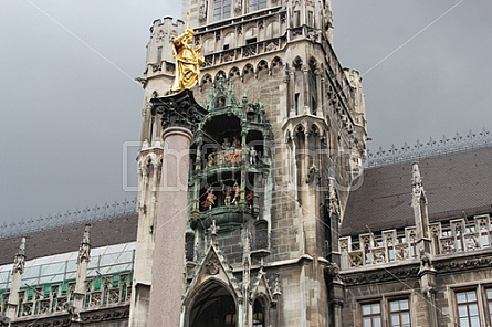 Neues Rathaus courtyard and Glockenspiel