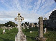 Clonmacnoise and the Celtic High Crosses
