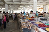 vendors at Siab bazaar, Samarkand (Uzbekistan)