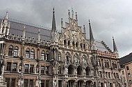 Neues Rathaus courtyard and Glockenspiel