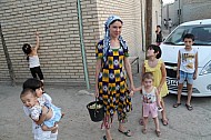 Uzbek family, Tashkent (Uzbekistan)